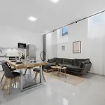 Yello Homes - Souterrain - Whirlpool - Luxurystyle Nuremberg