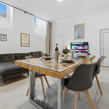 Yello Homes - Souterrain - Whirlpool - Luxurystyle * Nürnberg