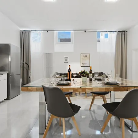 Yello Homes - Souterrain - Whirlpool - Luxurystyle Appartement Nuremberg