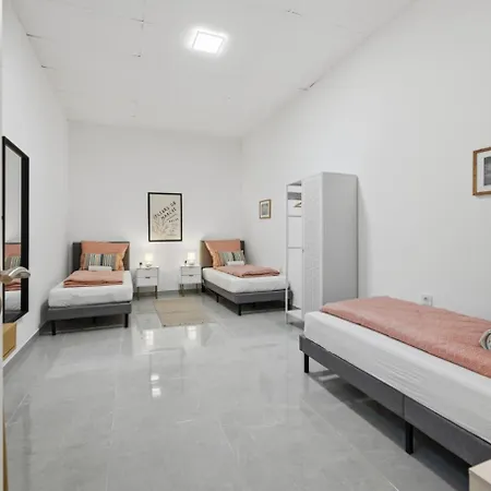 Yello Homes - Souterrain - Whirlpool - Luxurystyle Apartment Nuremberg