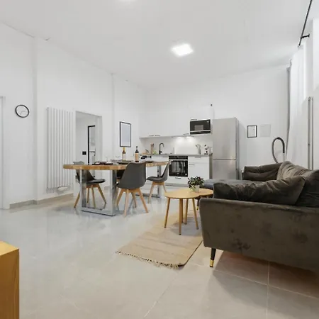 Yello Homes - Souterrain - Whirlpool - Luxurystyle דירה נירנברג