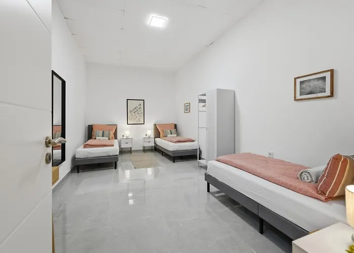 Yello Homes - Souterrain - Whirlpool - Luxurystyle Apartment Nuremberg