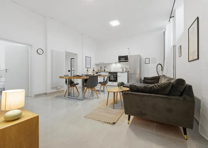 Yello Homes - Souterrain - Whirlpool - Luxurystyle Apartment Nuremberg